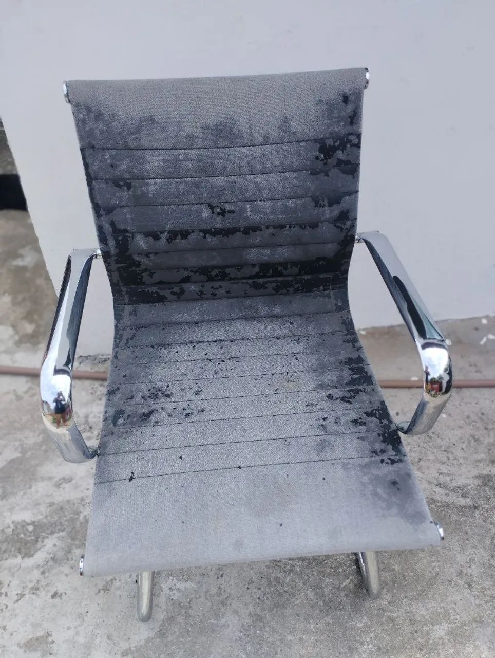 Vendo essa cadeira de escritório executiva.