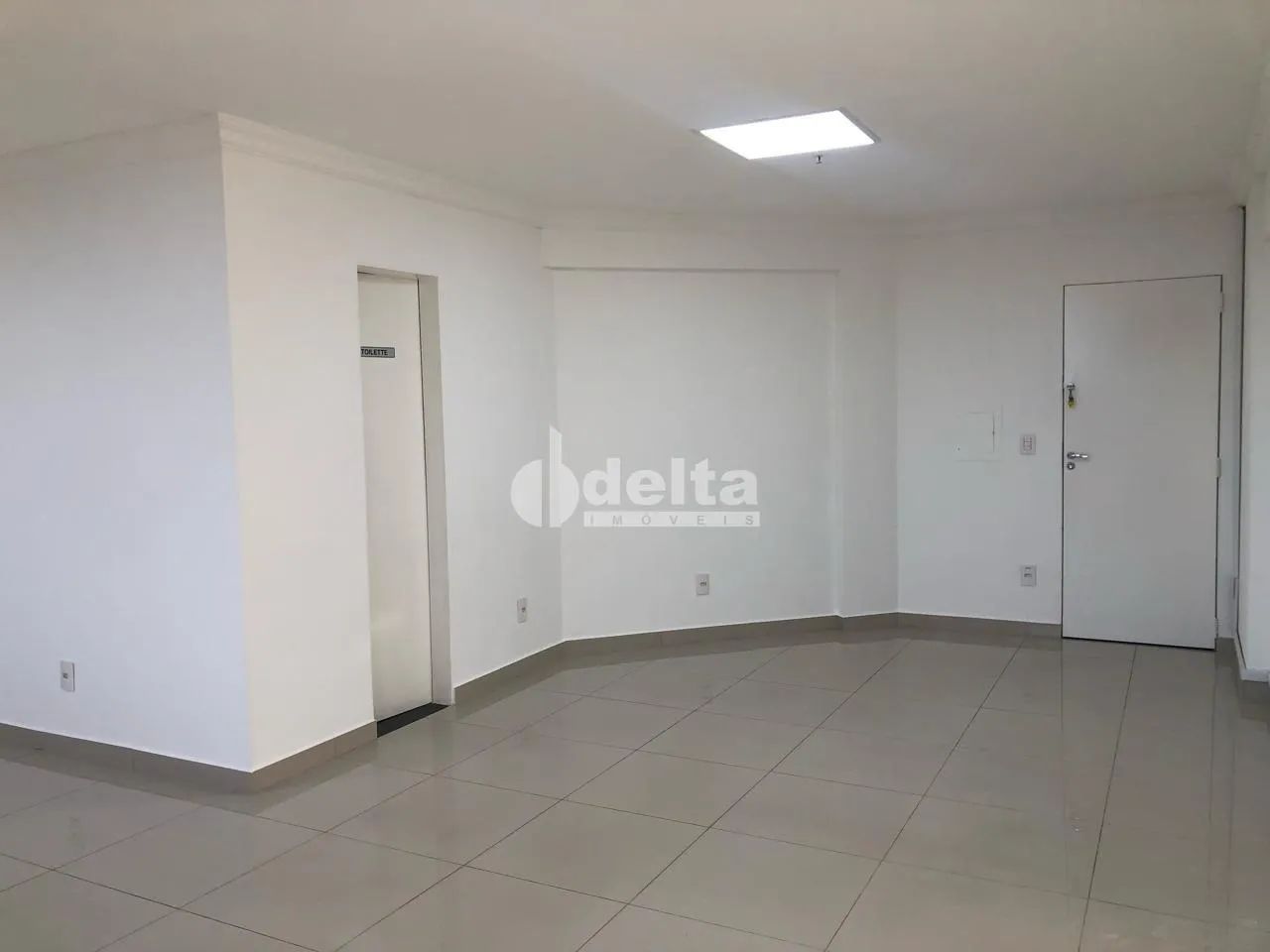Sala disponível para venda no bairro Centro em Uberlândia-MG. - Foto 2
