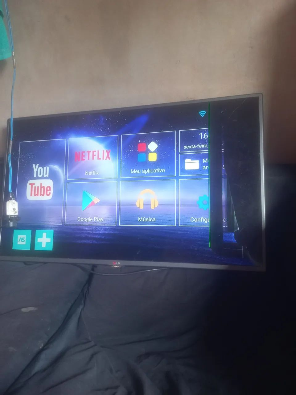 Vendo TV 42 polegadas com uma mancha preta mais da de assistir  - Foto 2