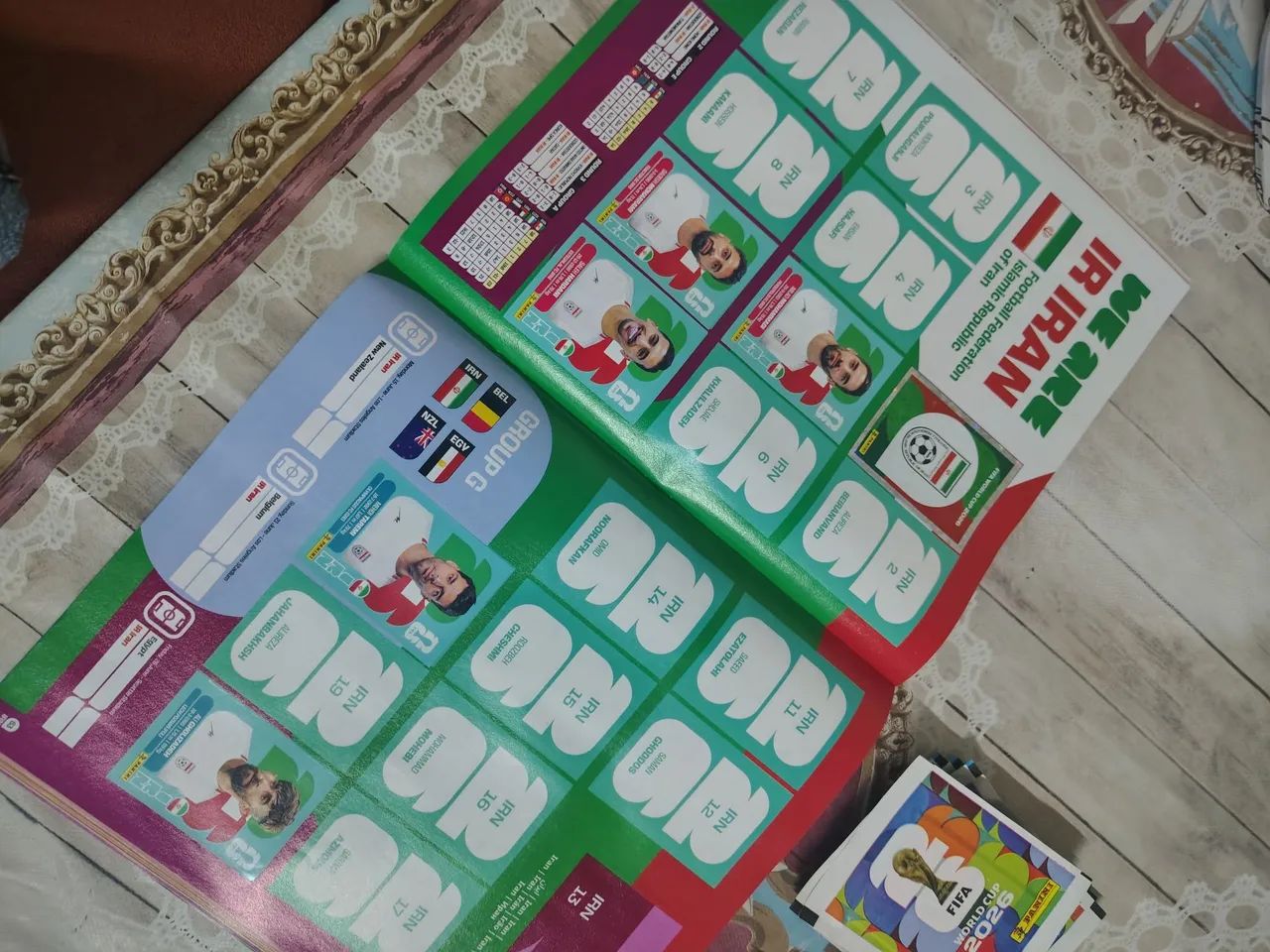 Álbum da copa FIFA 2026 + 70 figurinhas + 45 envelopes - Foto 4