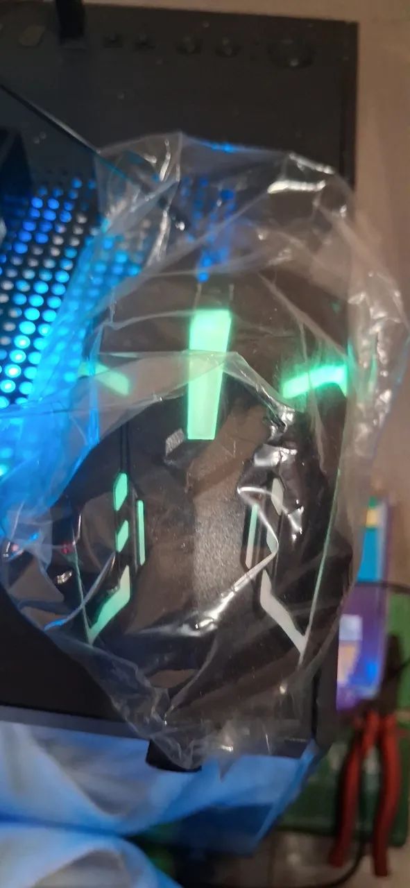 Teclado e Mouse RGB Kodi R$200