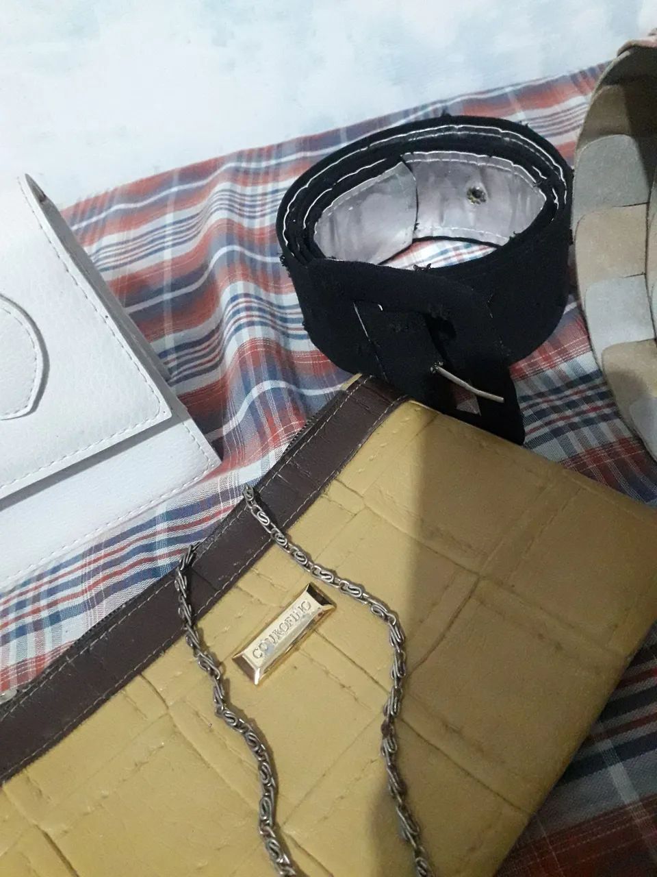 Bolsas e cintos. Lote