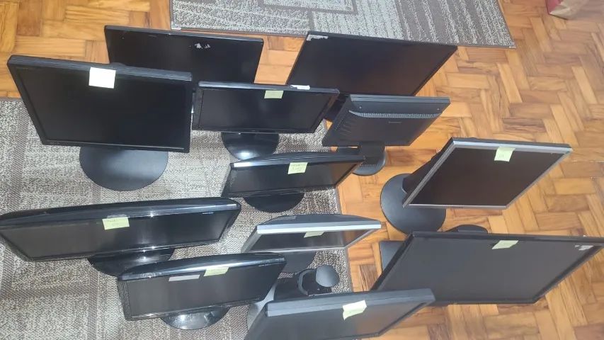 LOTE 12 MONITORES 15 A 24 POLEGADAS - TESTADOS