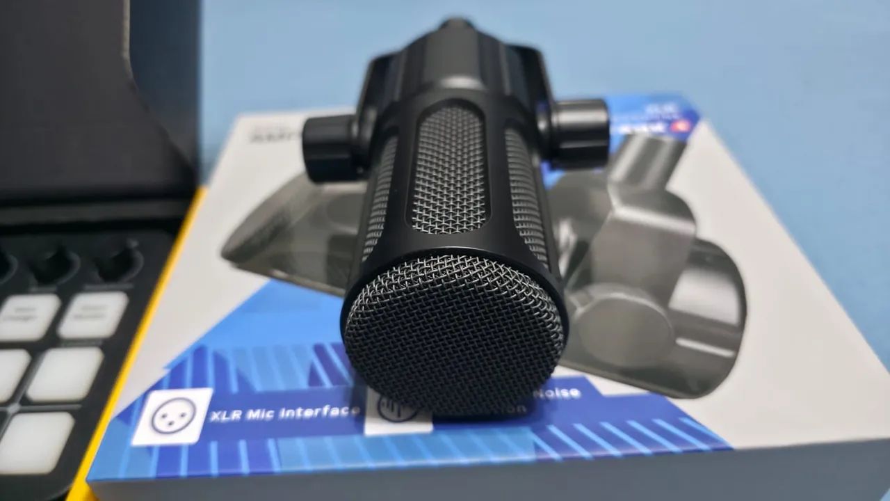 Microfone Fifine Tank 1 + Mesa Maono - Kit Streaming