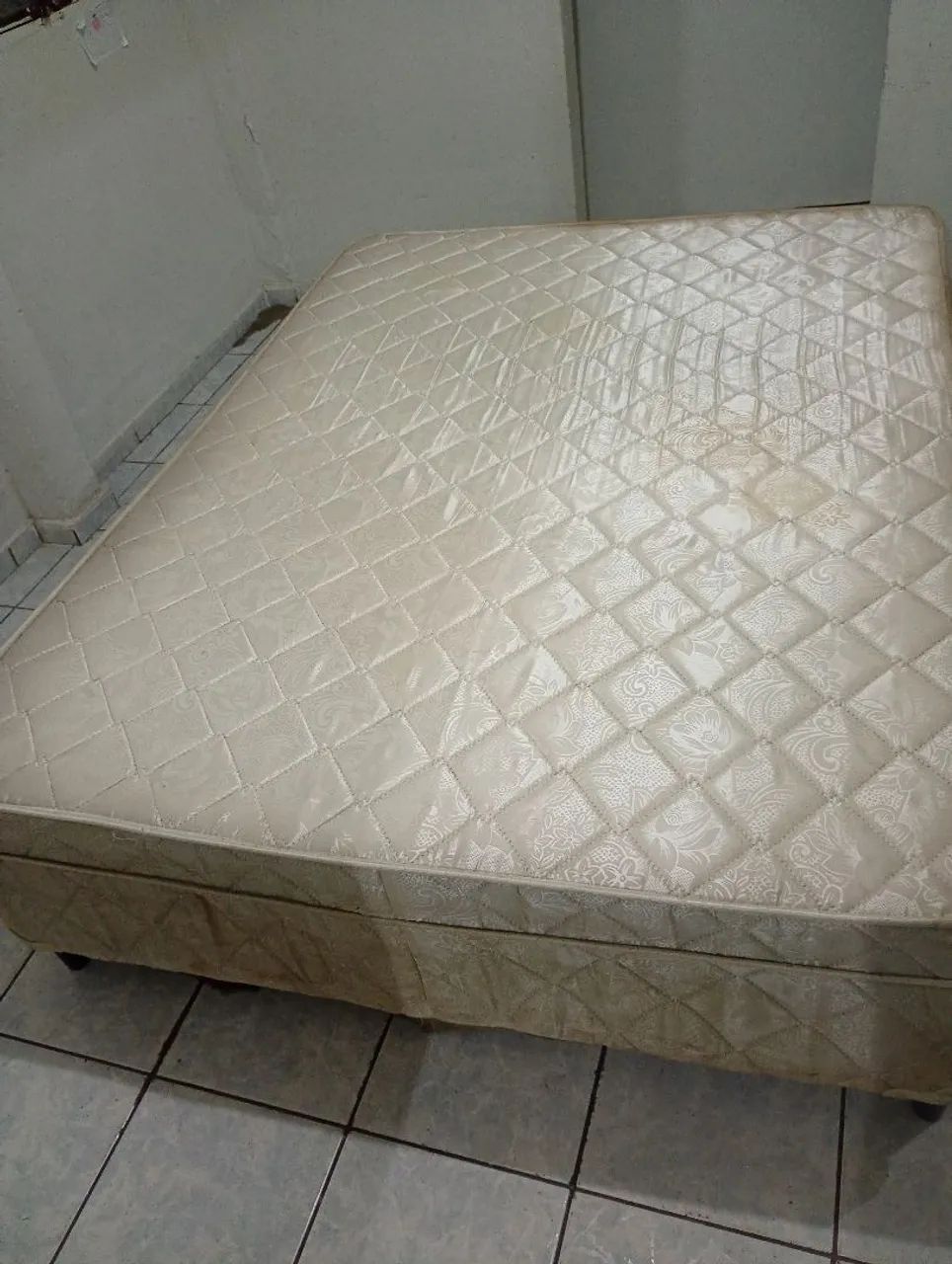 Cama de casal Nova 