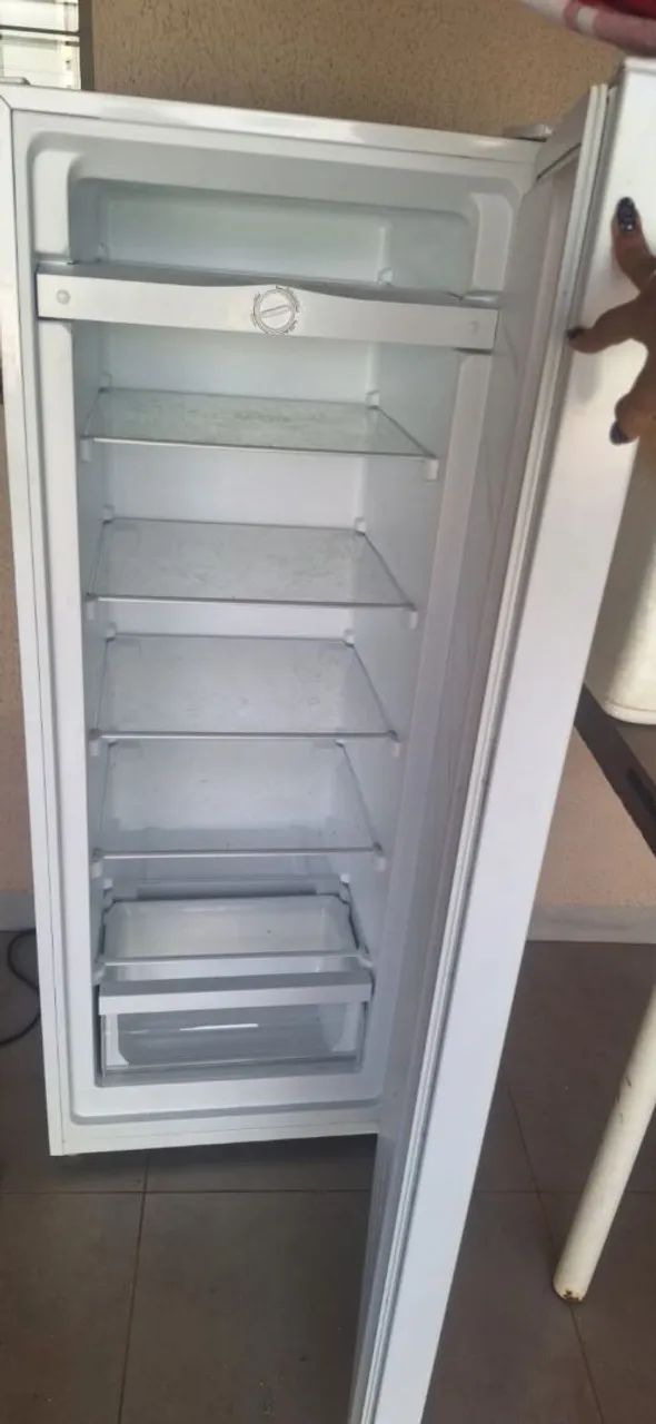 Freezer 210 litros vertical - Foto 2