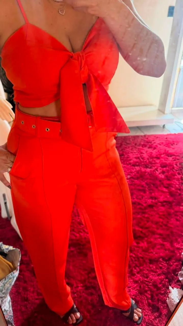 Conjunto Top e Calça Social Com Cinto.