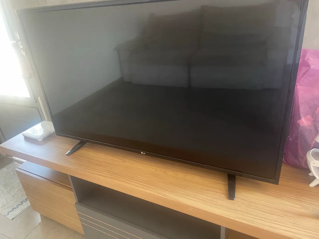 Smart TV LG de 49 polegadas (modelo 49LH5700)
