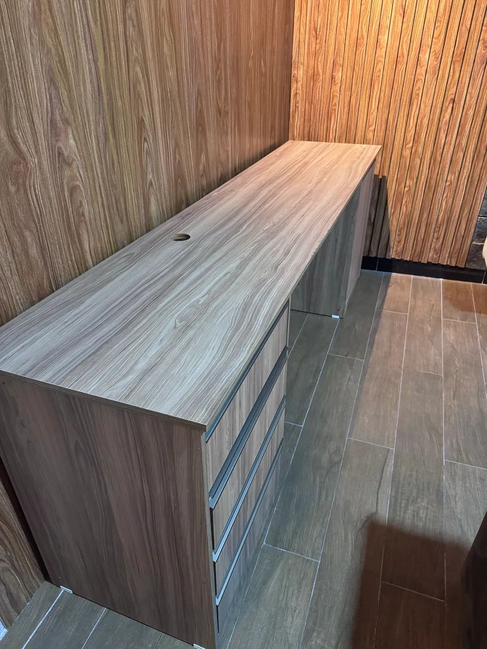 Mesa de estudo/trabalho401231669542277120