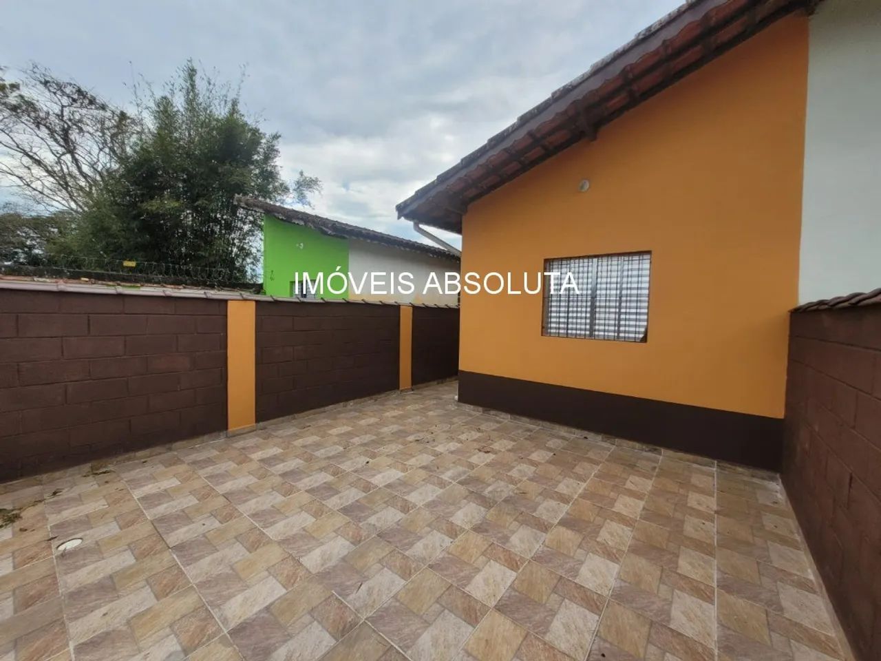 OPORTUNIDADE: CASA COM DOIS DORMITÓRIOS À VENDA EM ITANHAÉM