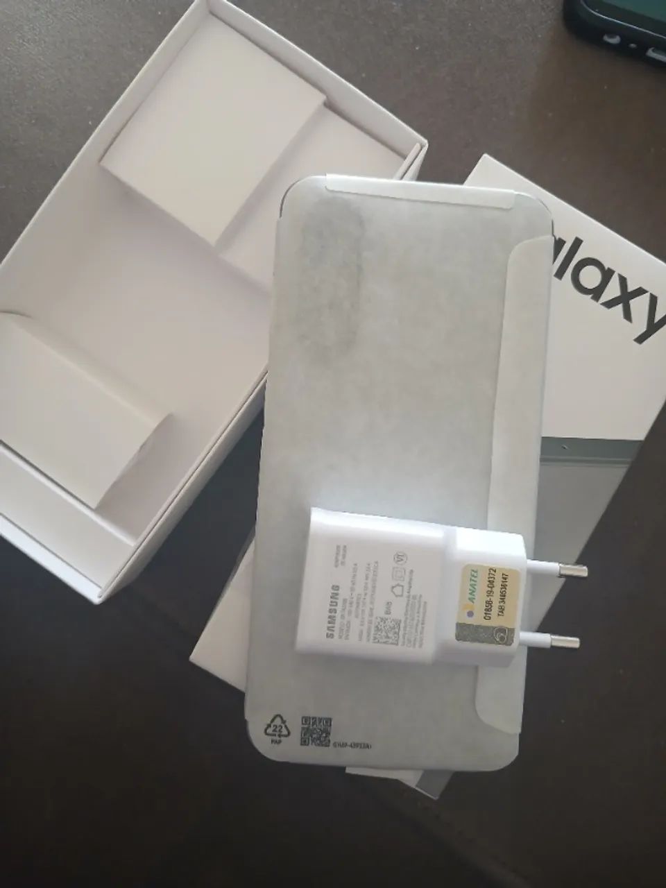 Celular Samsung novo sem uso. Só foi aberto a caixa.