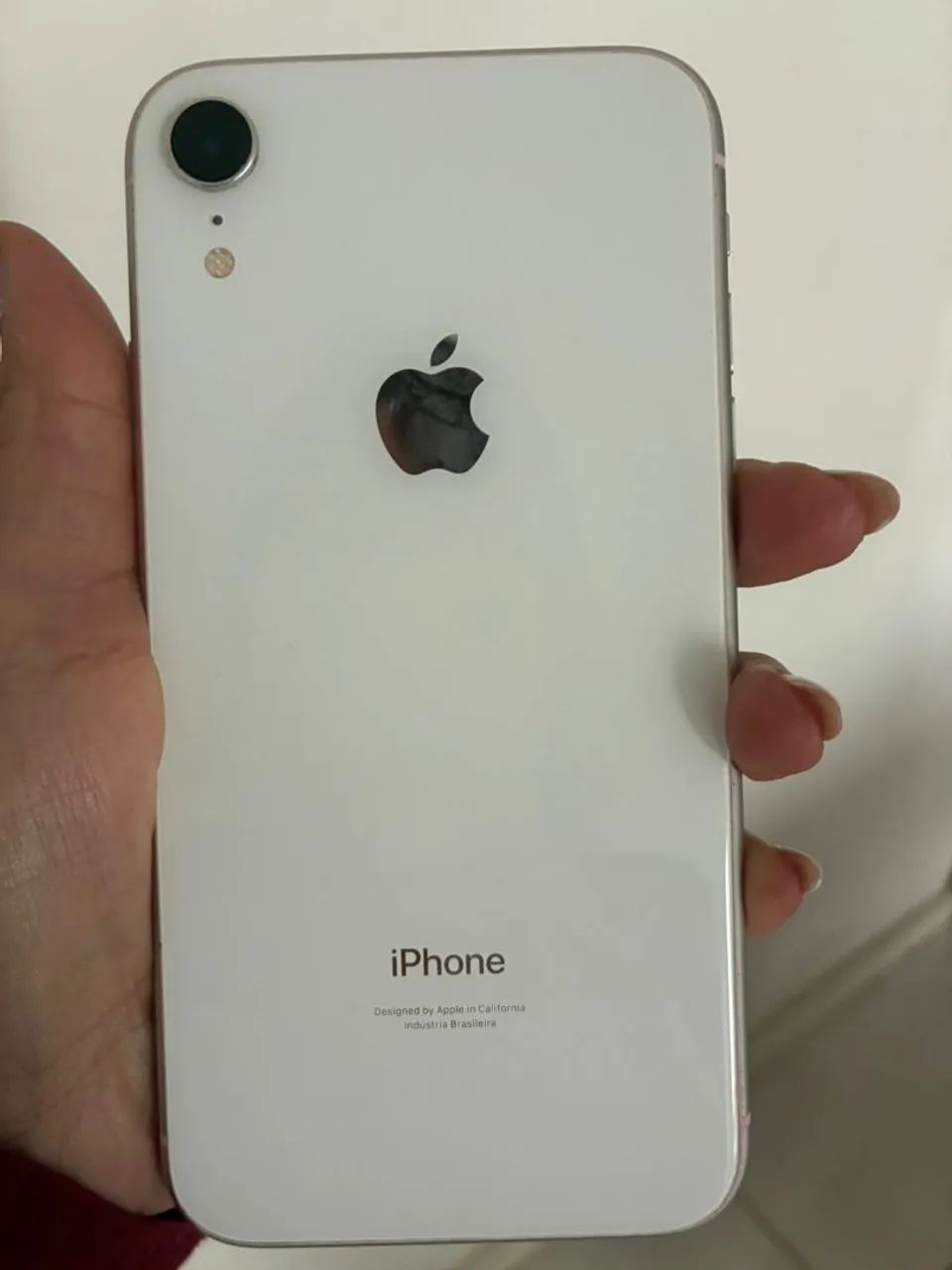 iPhone XR 128GB branco, único dono, com nota fiscal e caixa