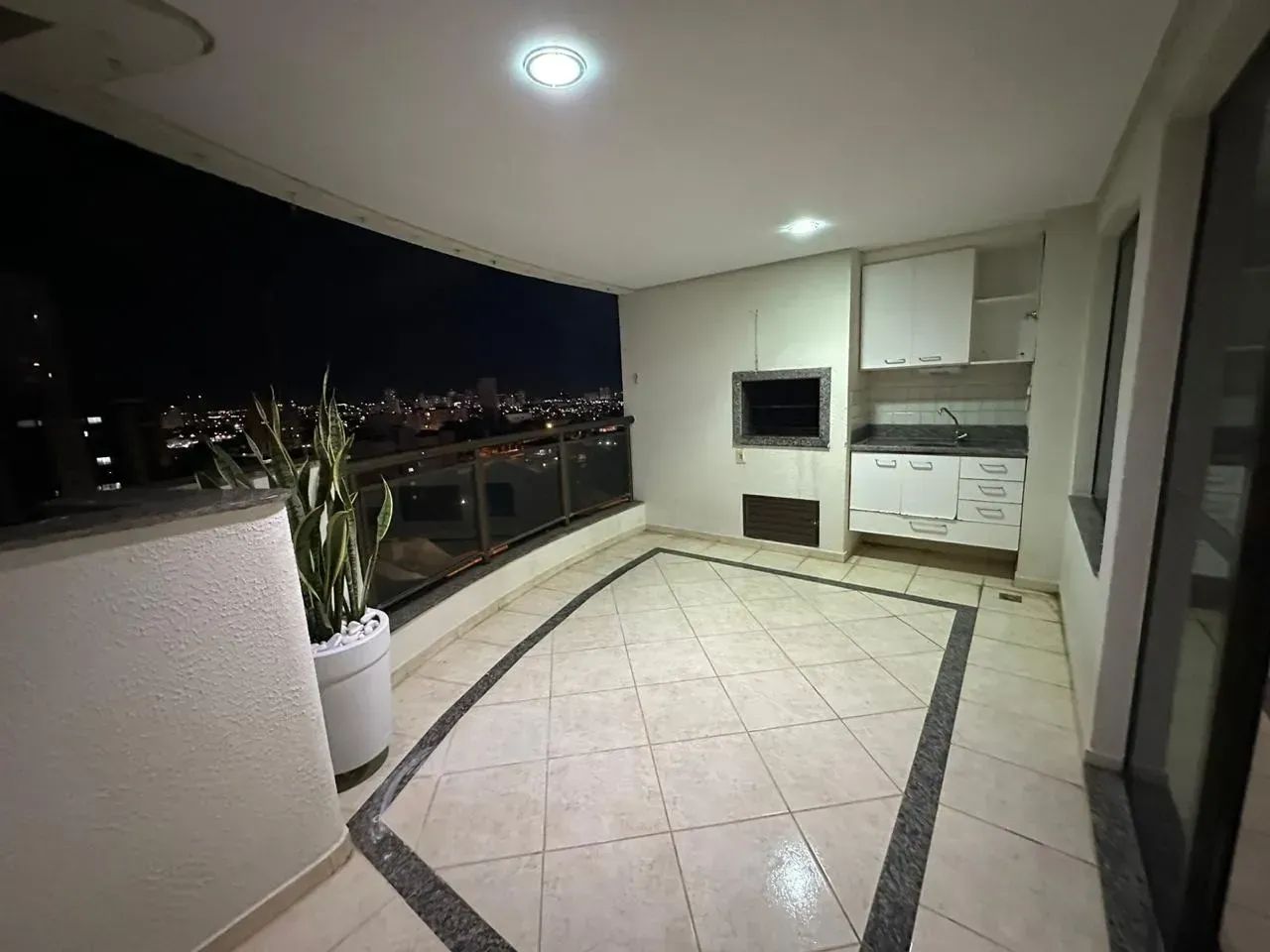 Aluga Apartamento no Edifício Caravelas | 4 quartos