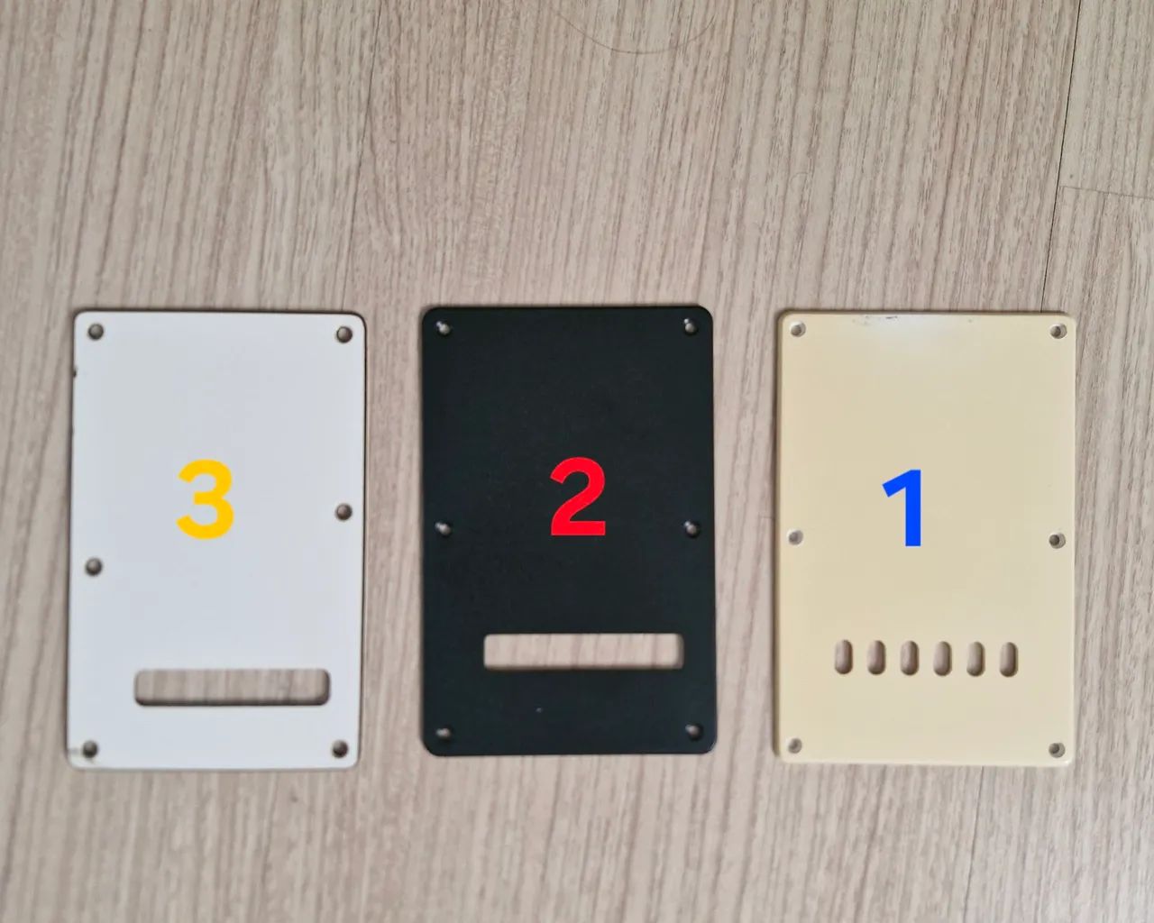 Plates de Guitarras Antigas