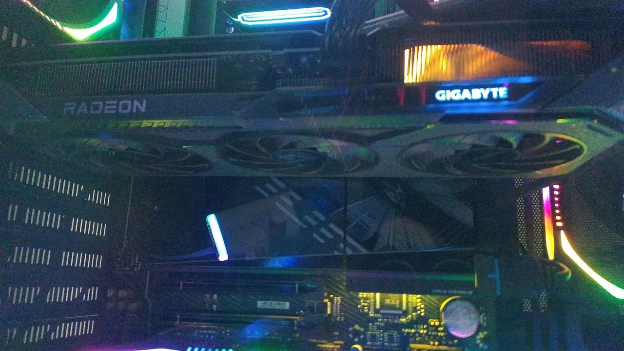 Rx9060XT - Foto 3