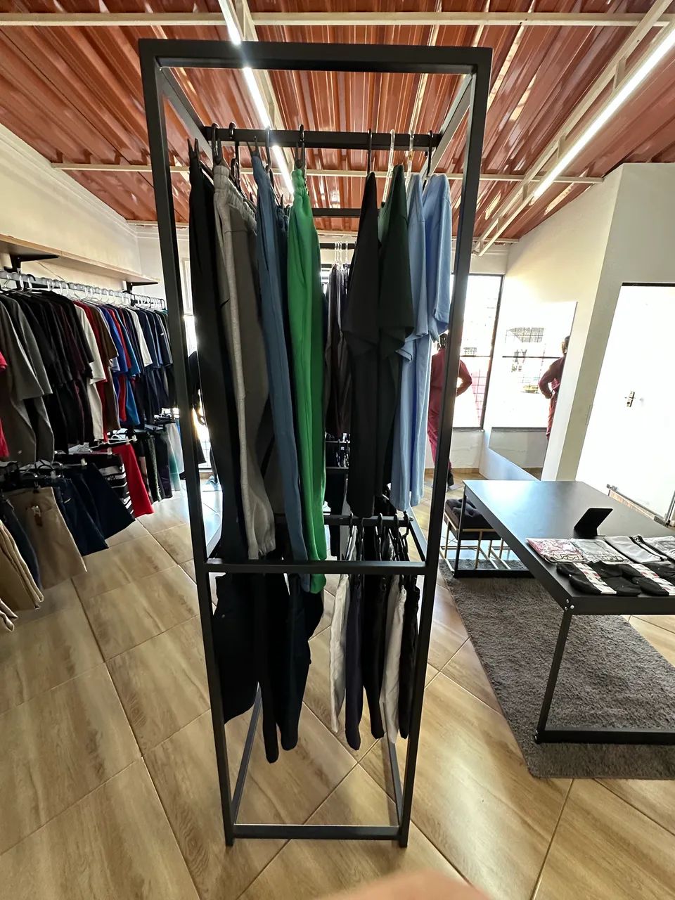 Arara para roupas - Foto 2