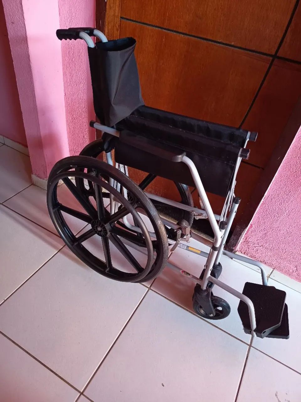 Cadeira de Rodas dobrável  - Foto 2