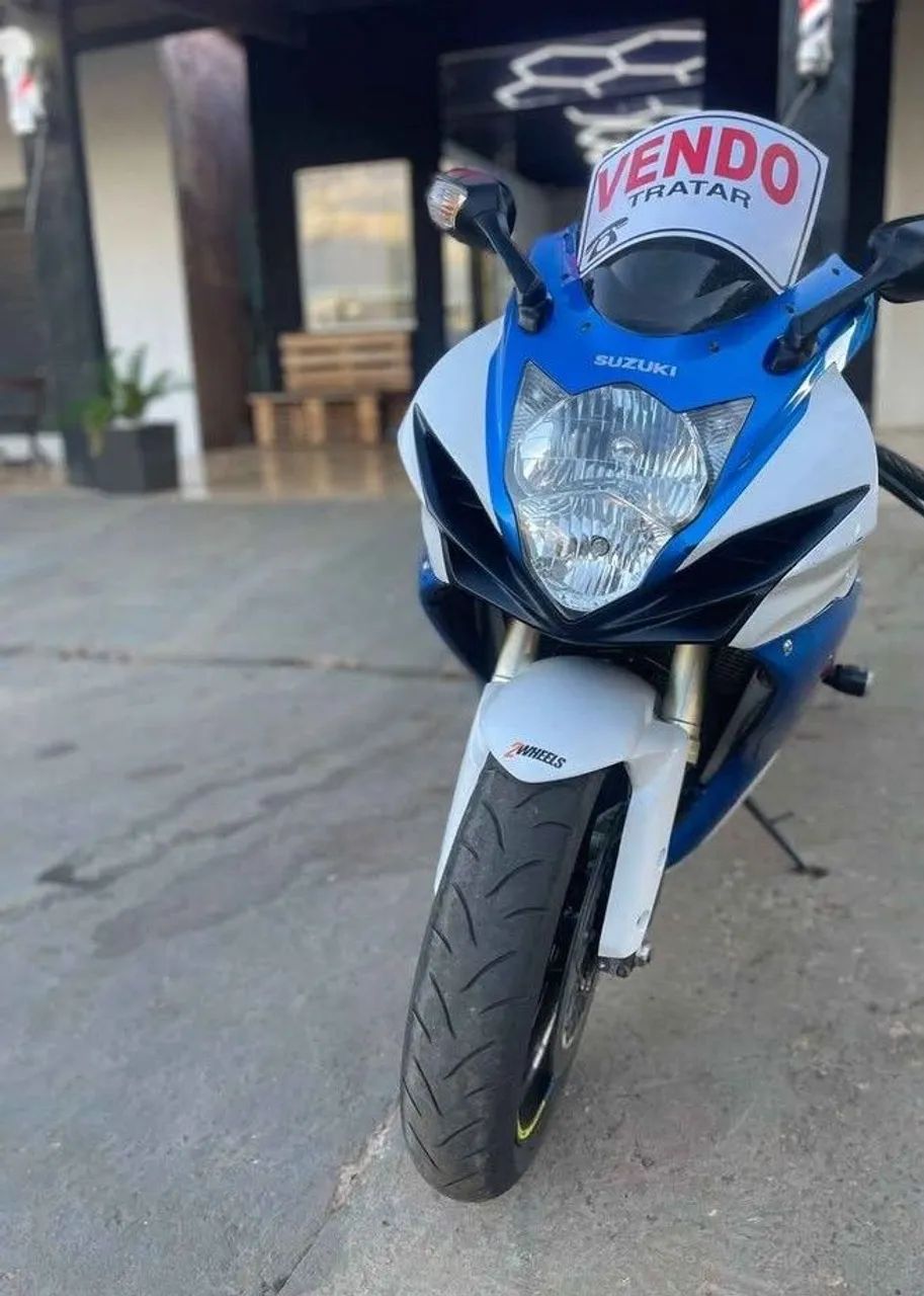 Suzuki 750 - Foto 2