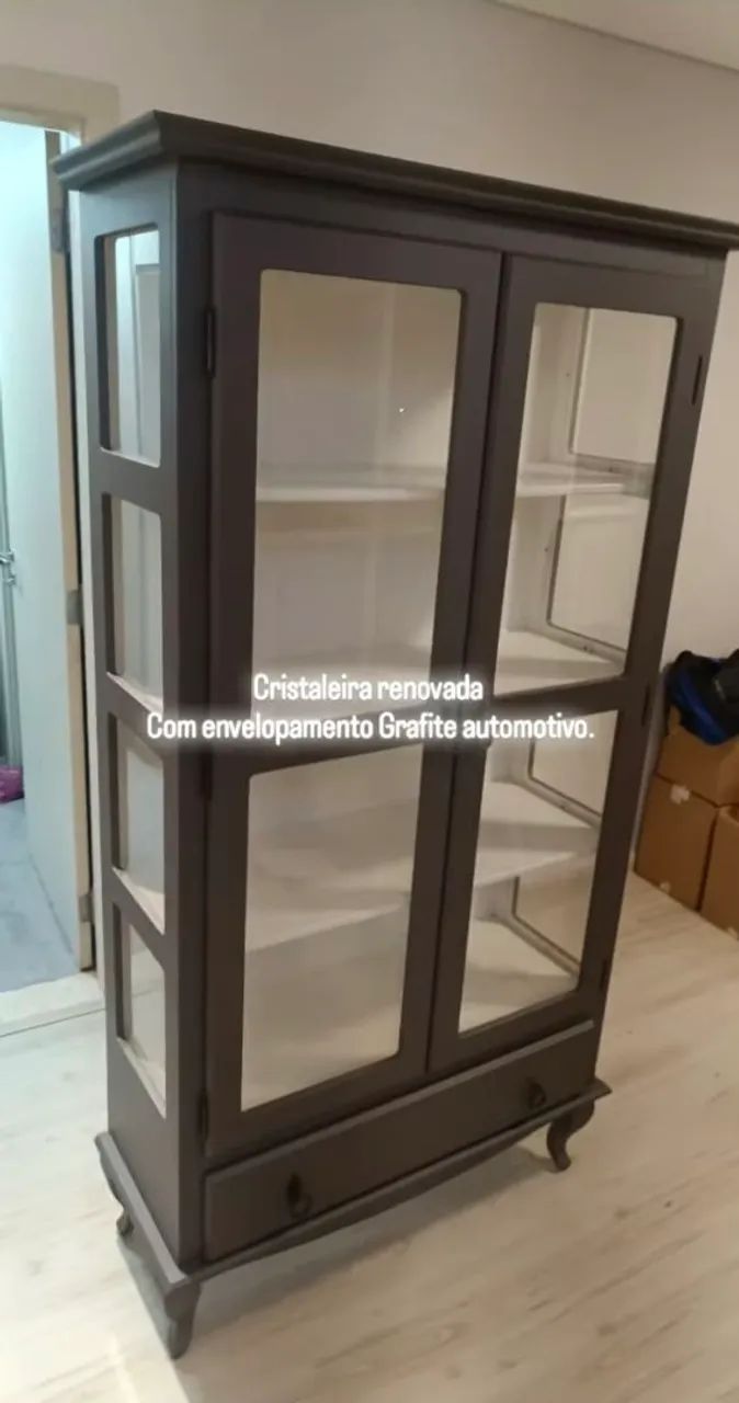 Envelopamento de móveis e papel de parede