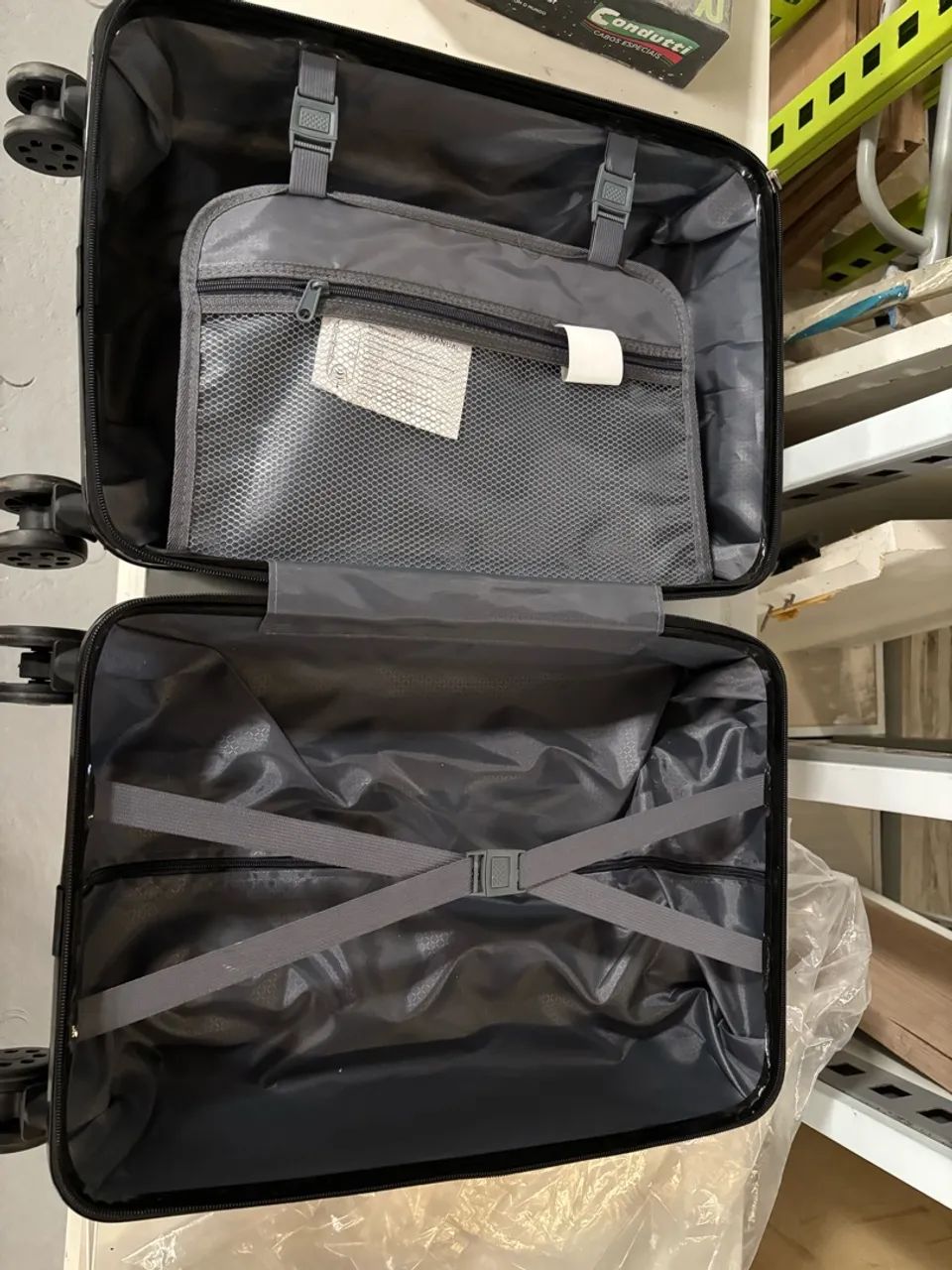 Mala de bordo com avaria- precisa colocar os dois zipers - Foto 5