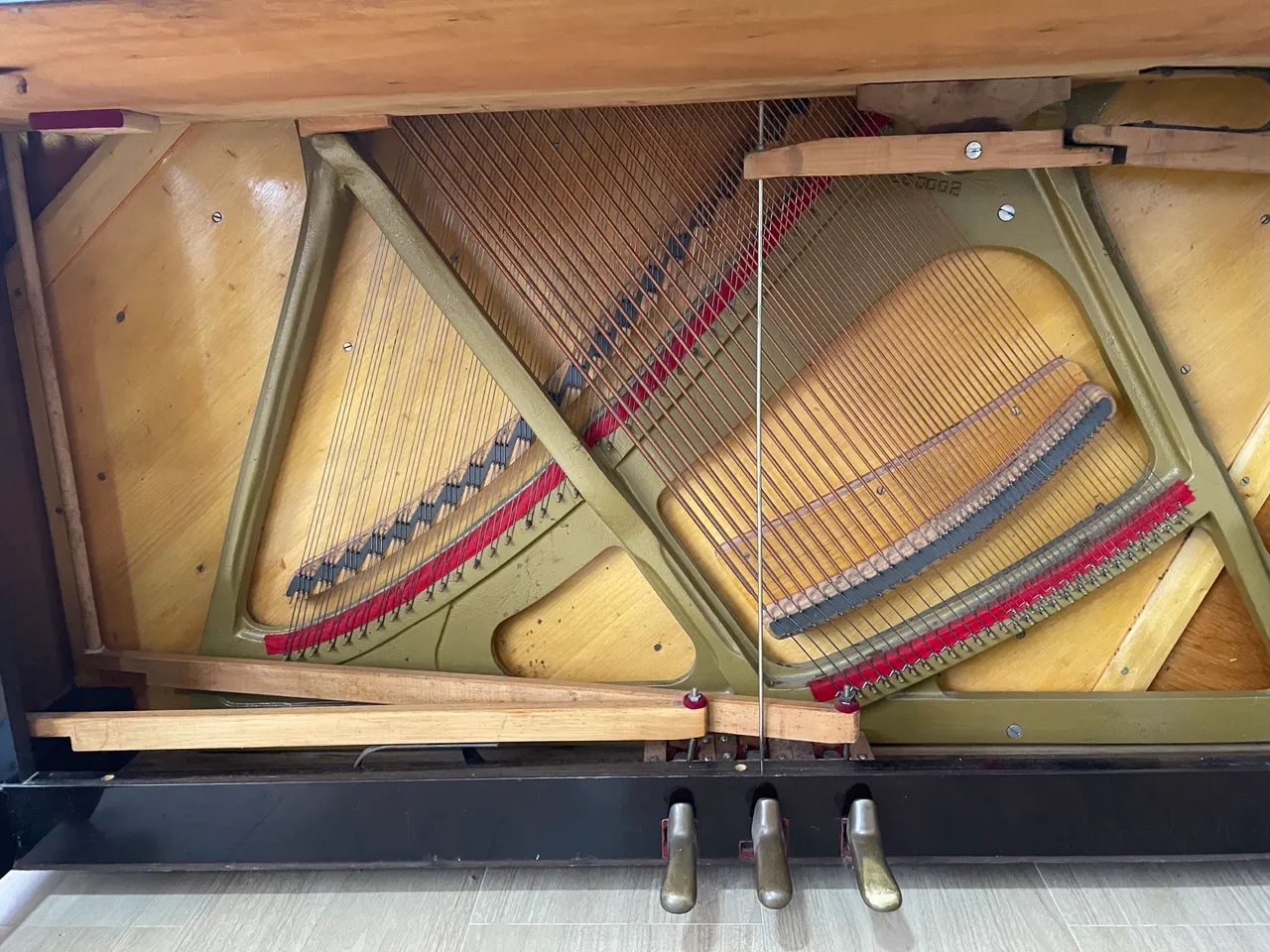Piano Essenfelder em ótimo estado e com som lindo! - Foto 2
