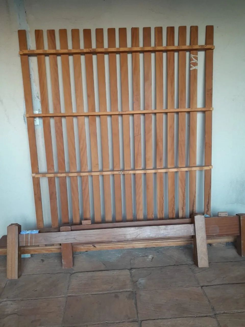 Cama Queen Size em Madeira Maciça Rústica - Desmontada para Retirada - Foto 3