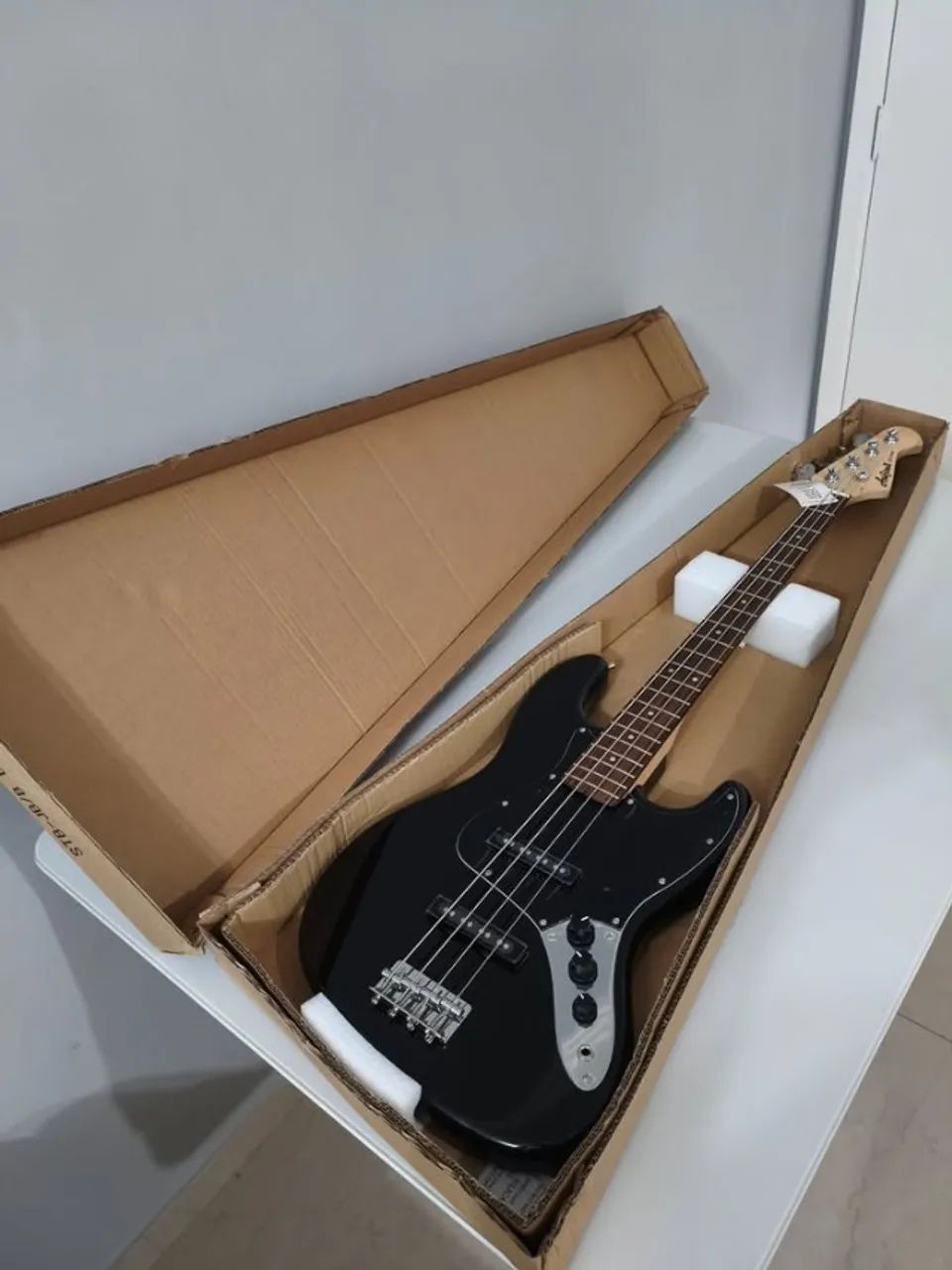  CONTRABAIXO JAZZ BASS ARIA PRO II STB-JBB 4 CORDAS PRETO (NOVO)