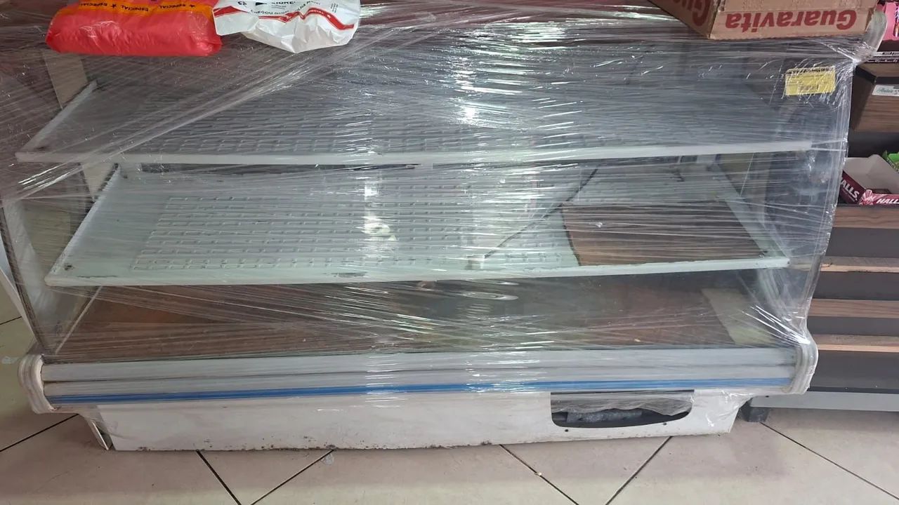 Gôndola com led, ilha expositora  e balcão refrigerado 