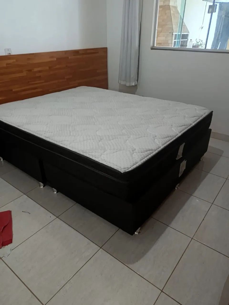 Cama box + Colchão.
