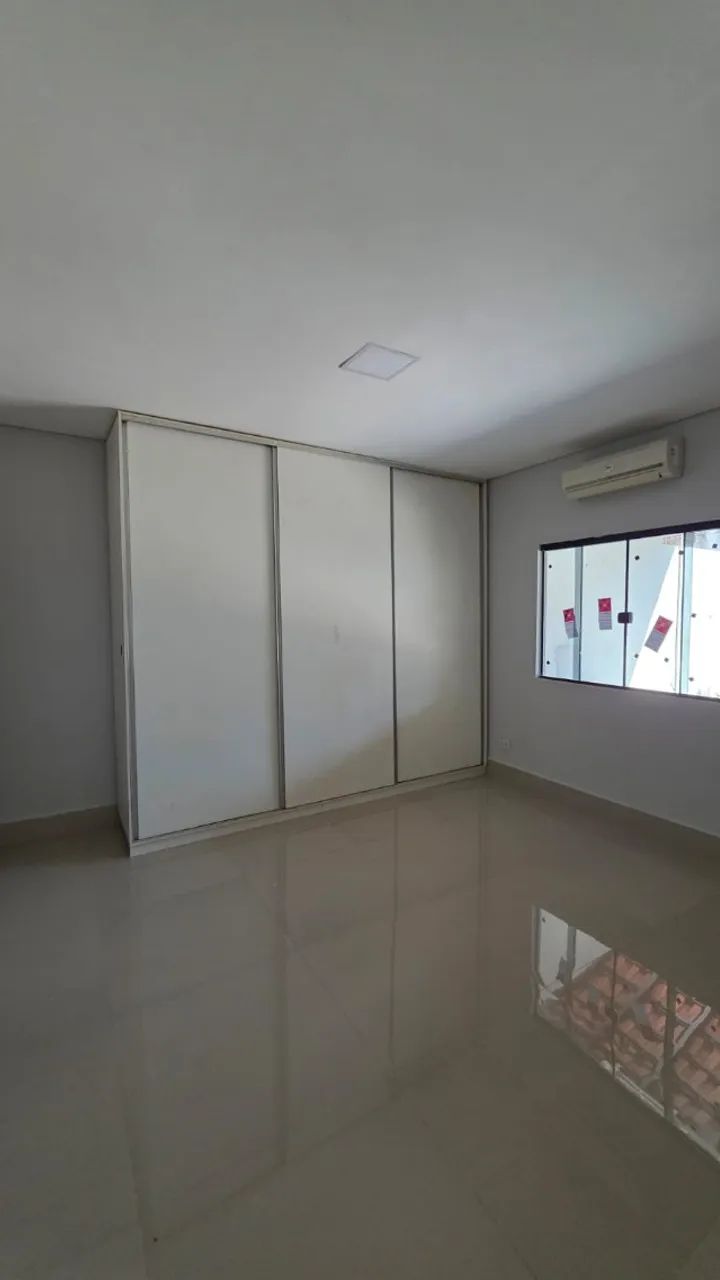 Casa reformada com 03 quartos (2 suítes) para alugar no Jd Universitario