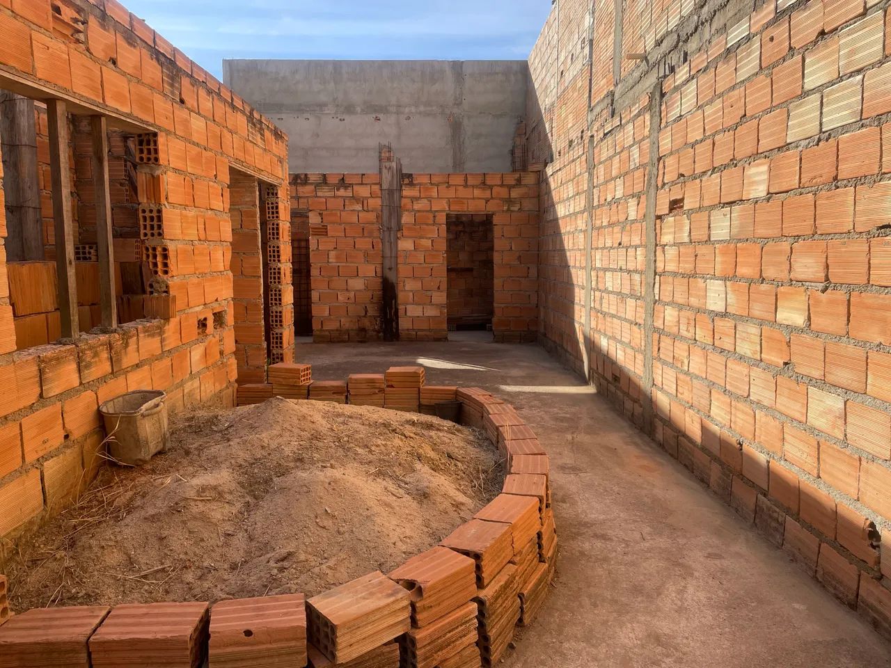 Lote com casa em construção  - Foto 5