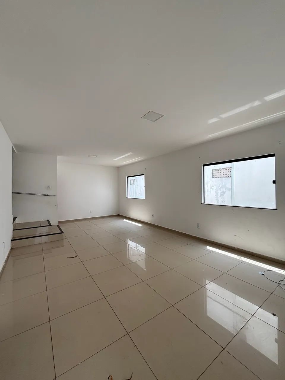 REPASSE DW CHAVE - VENDA NO ARAÇAGY  CASA DÚPLEX COM 3 SUÍTES  - Foto 2