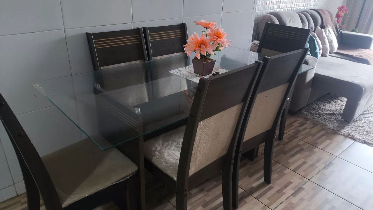 Mesa 6 cadeiras 