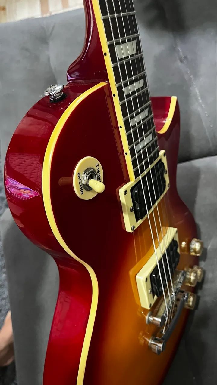 Vendo Guitarra LesPaul Hurricane 