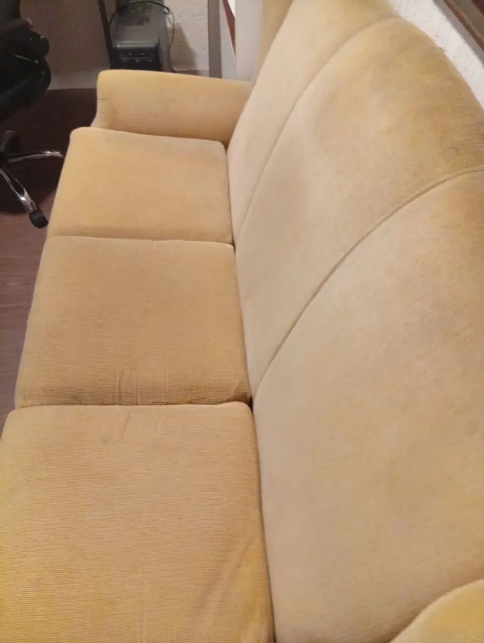 Sofá antigo de 3 lugares e poltrona fazendo conjunto. BAIXEI! - Foto 2