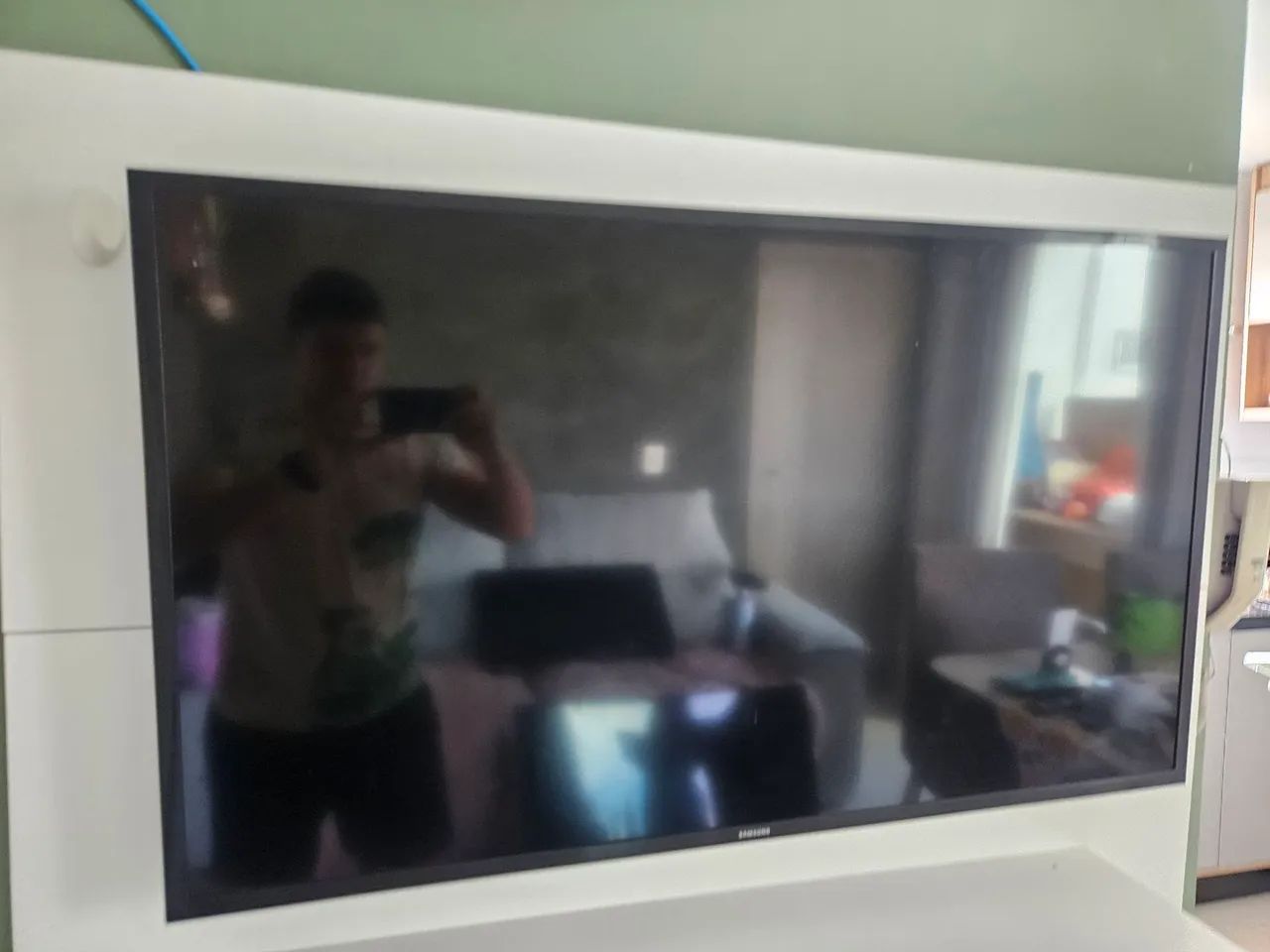 Vendo TV Smart 43 Polegadas - Tela fica escura.