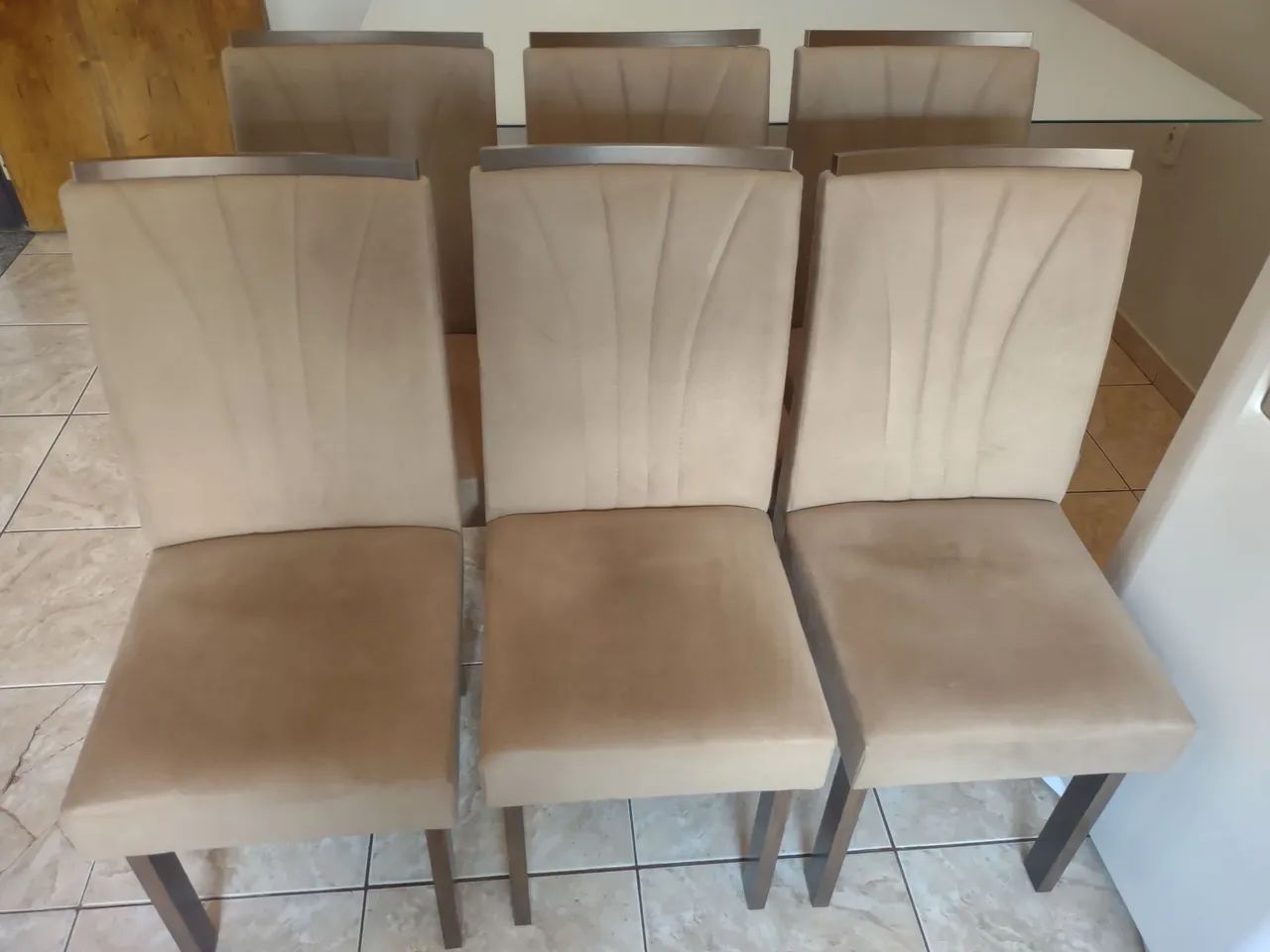 Seis cadeiras assento estofado tecido em Suede - Foto 2