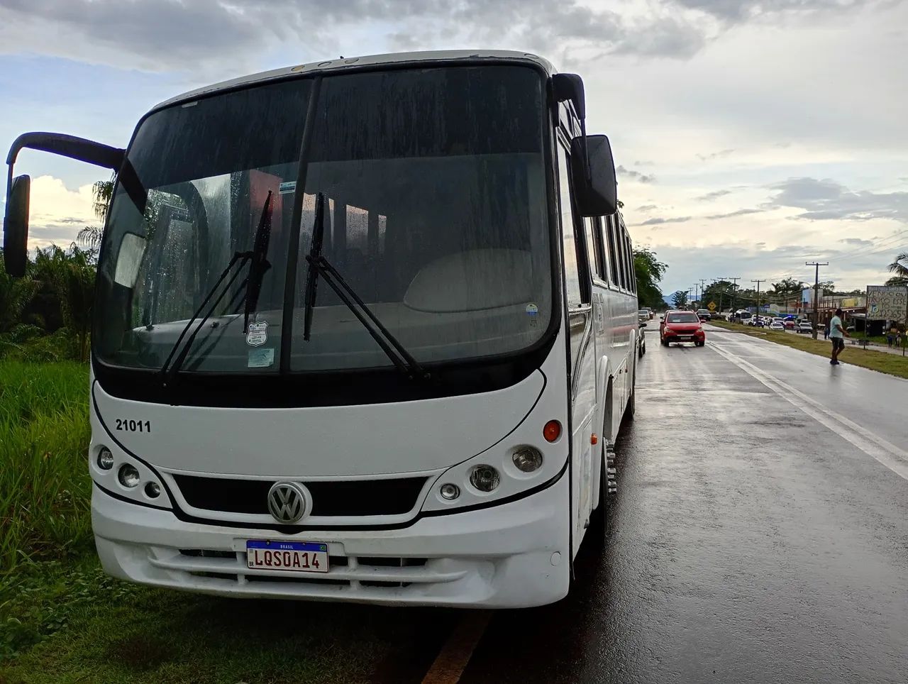 Vendo ônibus Neobus ou troco - Foto 3
