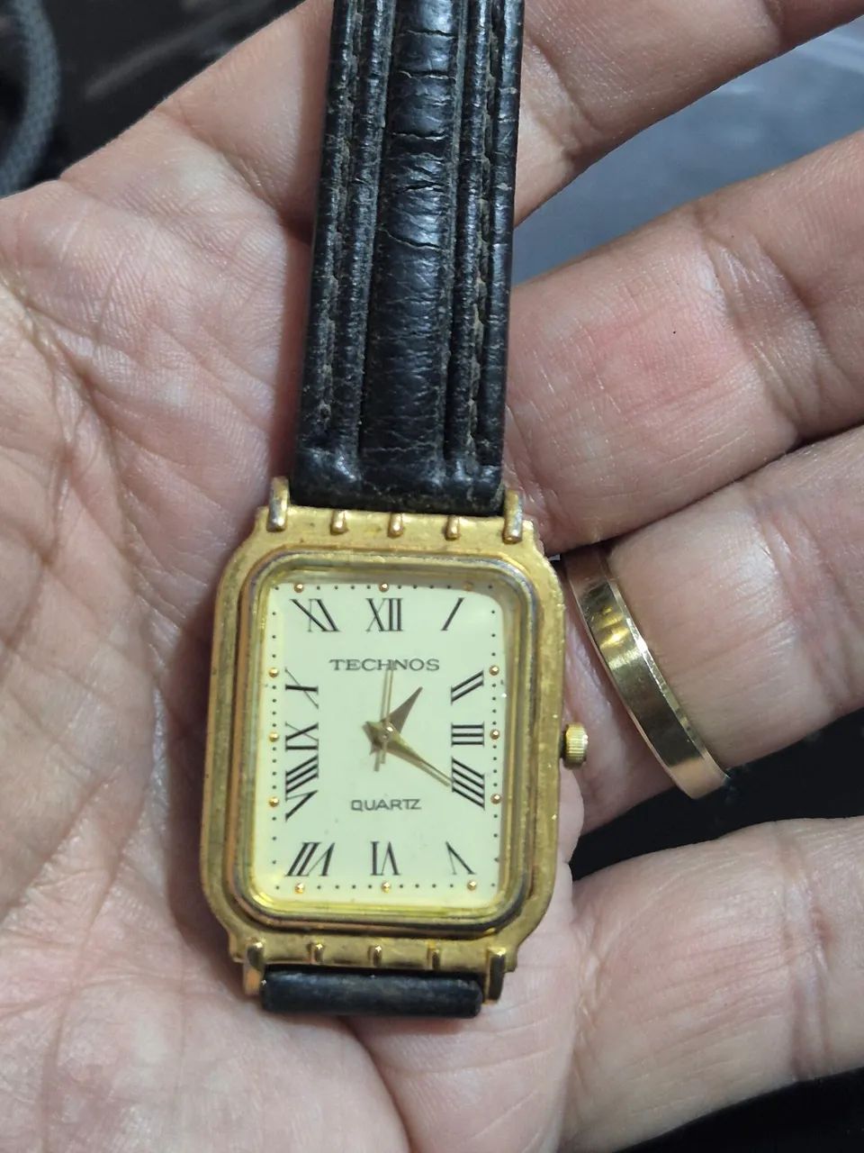 Relógio TECHNOS TANK VINTAGE À QUARTZ DOURADO - FUNCIONANDO