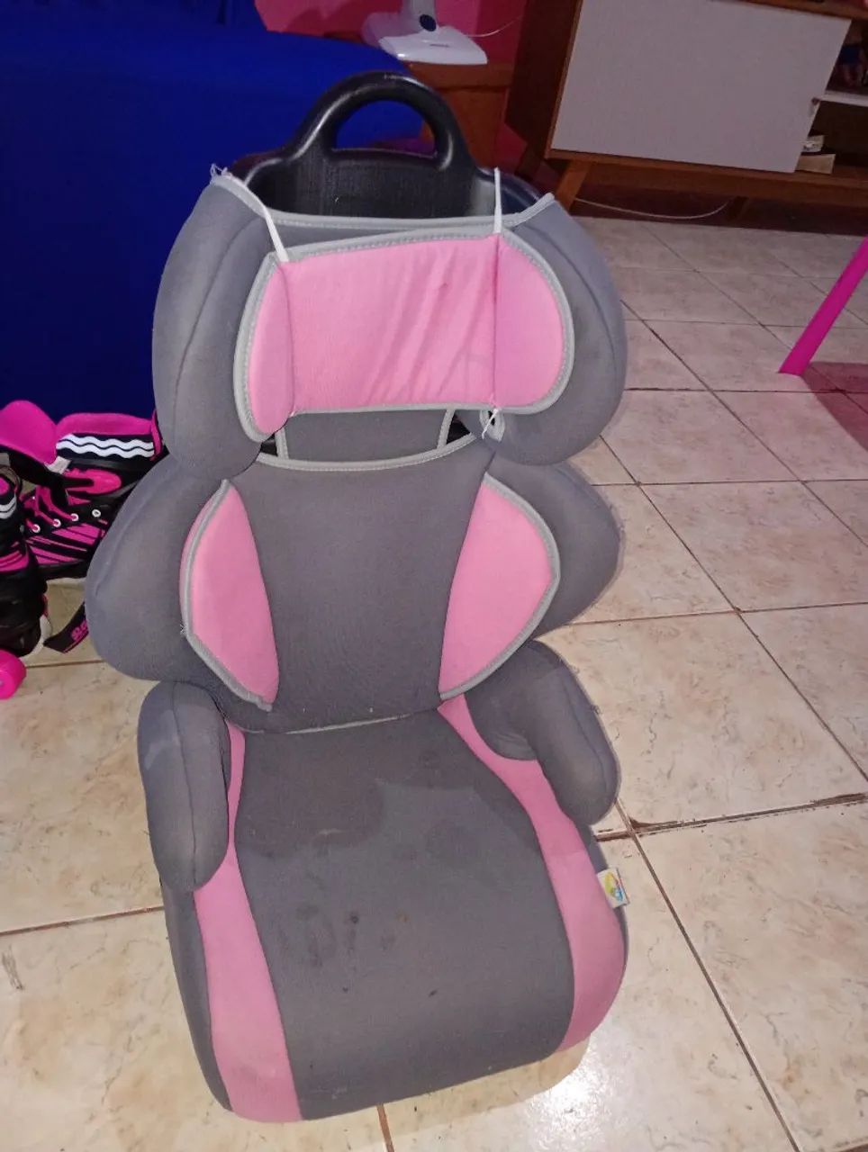 Cadeirinha infantil modelo com cinto adaptado do veículo nela  - Foto 5