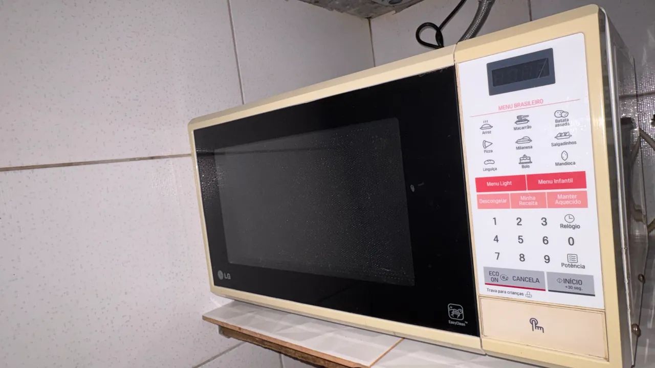 Vendo microondas usado. Marca LG! Não entrego 