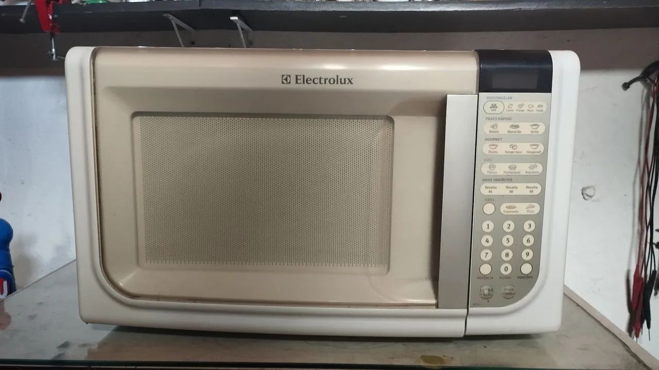 Vendo microondas Electrolux de 23 litros e 31 litros.