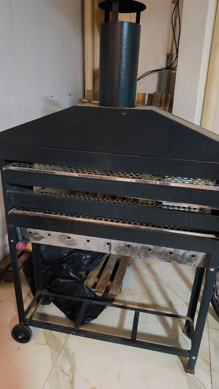 Vendo churrasqueira semi novo  - Foto 2