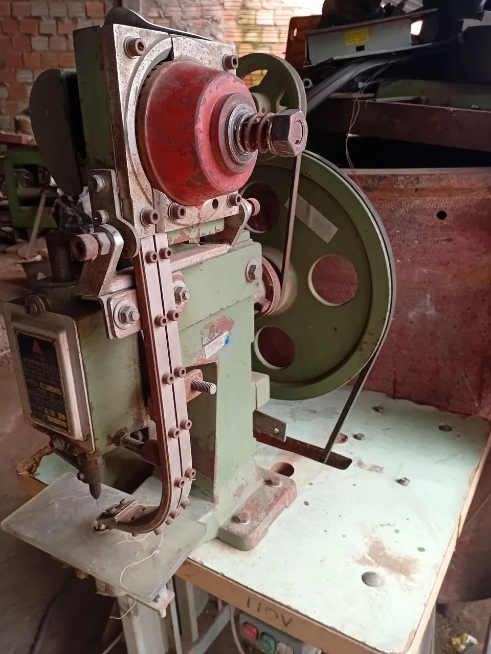 MÁQUINA DE APLICAR ILHOS AUTOMÁTICA  - Foto 4