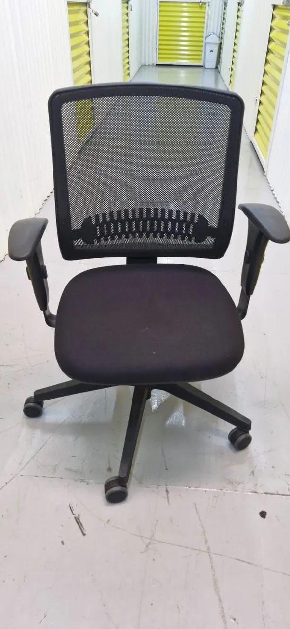 Cadeira Giratória para escritório preta Flexform