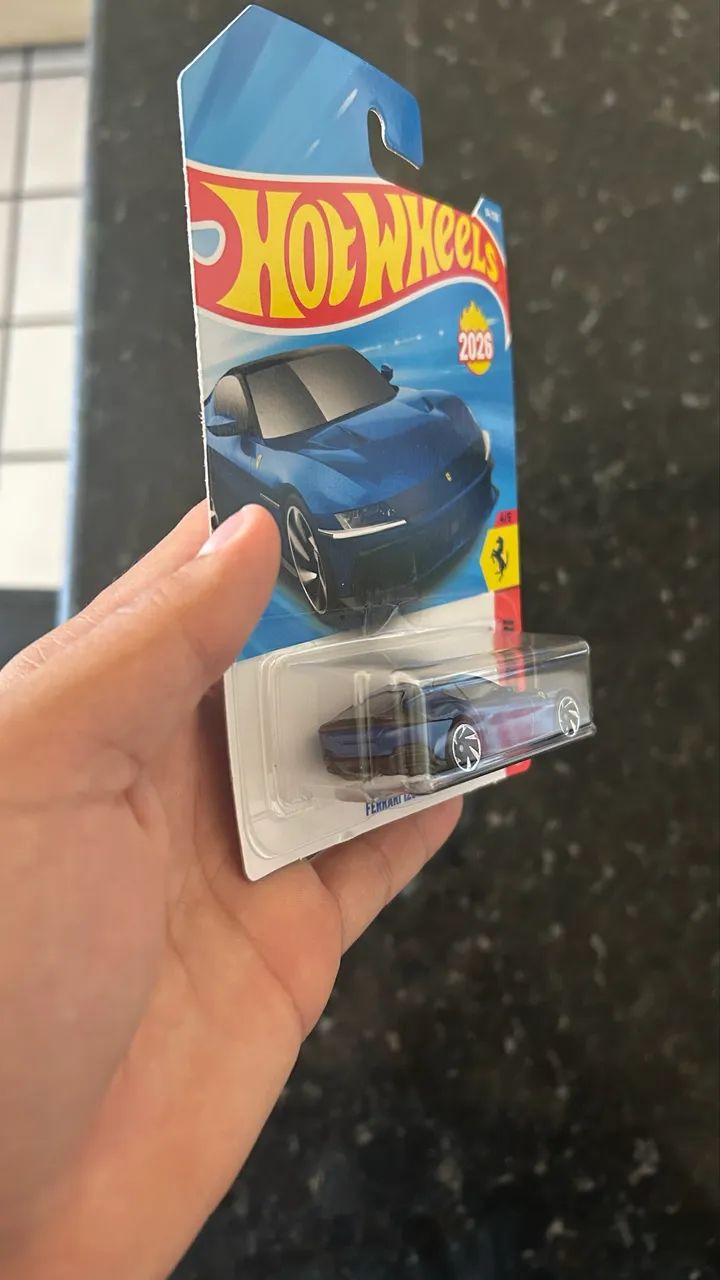 HotWheels Ferrari 12 Cilindri Azul - Foto 3