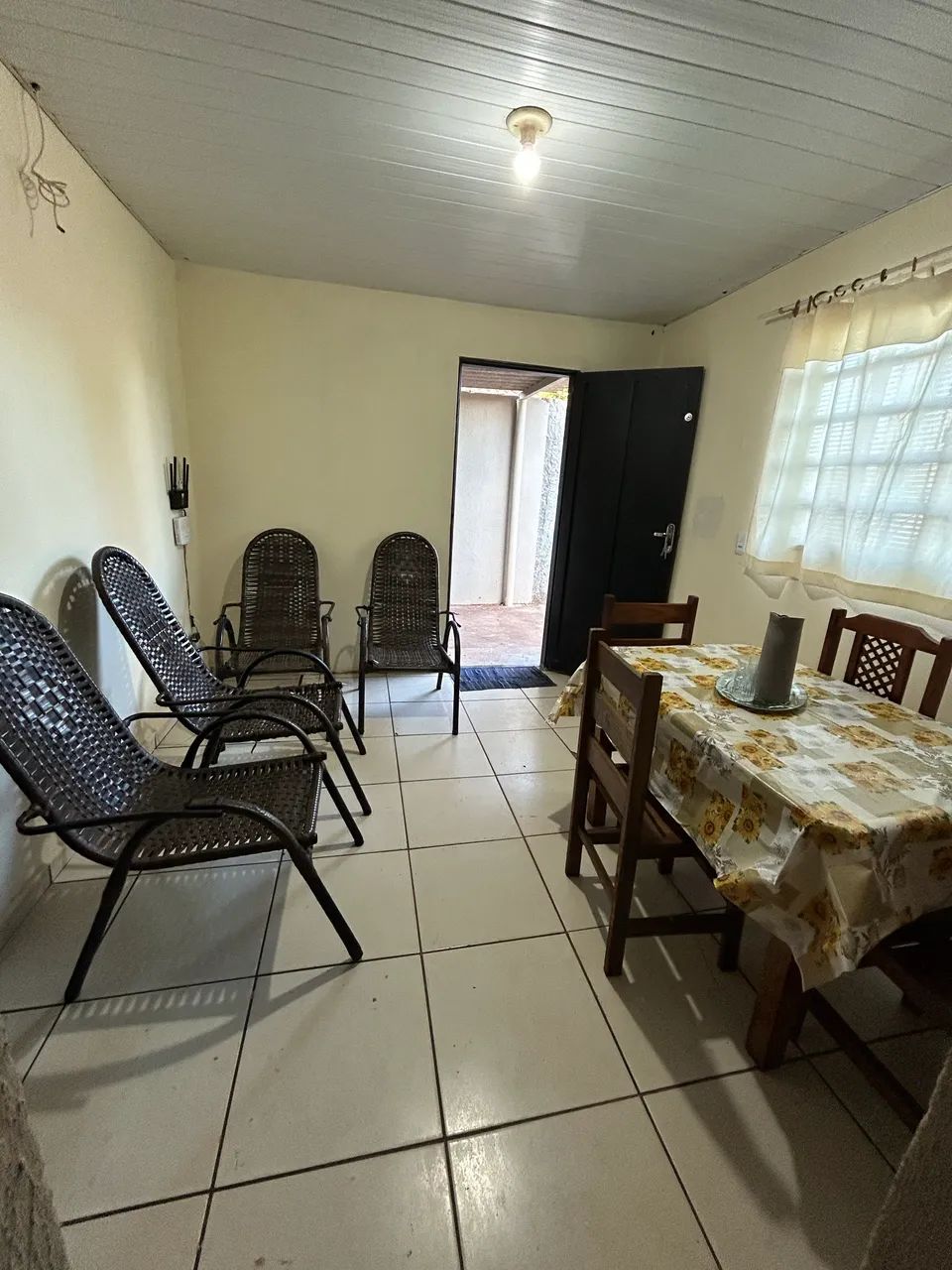 CASA COM ÓTIMA LOCALIZAÇÃO  - Foto 2