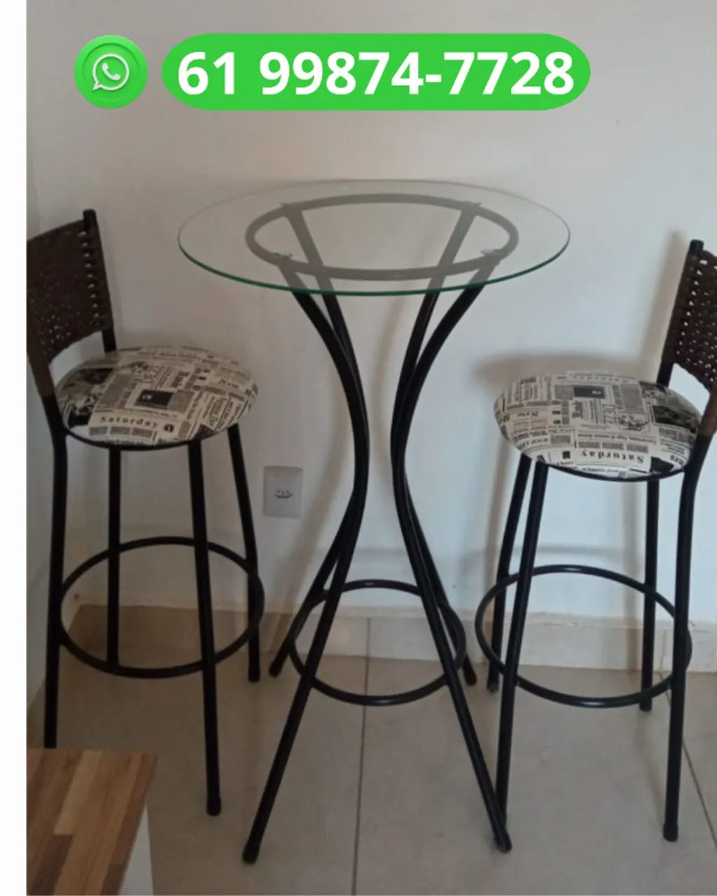 Mesa Bistrô com 2 Banquetas