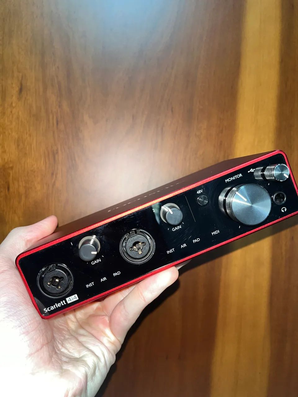 Interface de áudio Focusrite Scarlett 4i4 - Foto 3