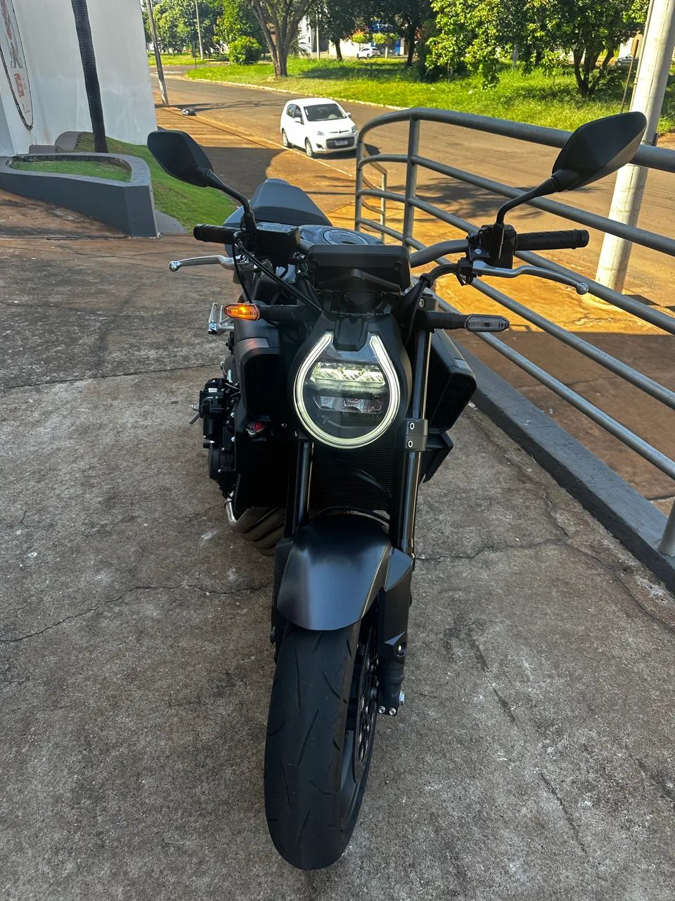 CB650R E-Clutch - Foto 3